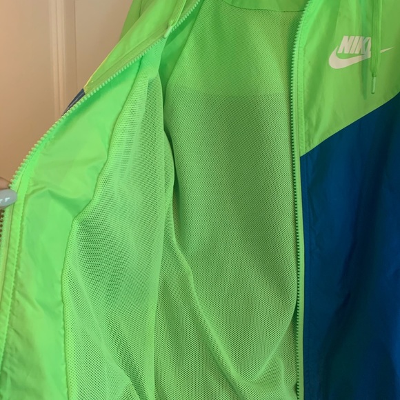 Nike Windbreaker - Picture 4 of 6